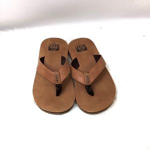 REEF kids Brown leather flip flops sz 13/1